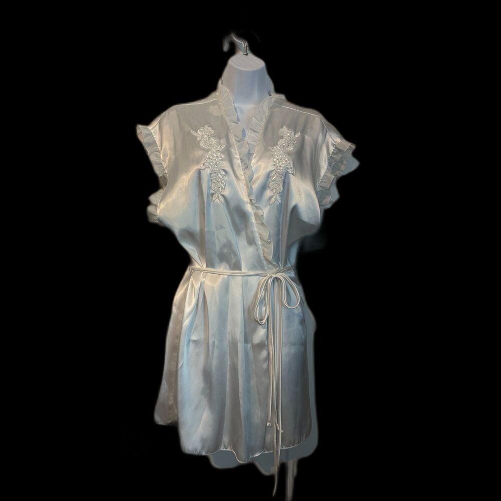 Intimo Donatella Large (XL tagged) satin bridal wrap robe